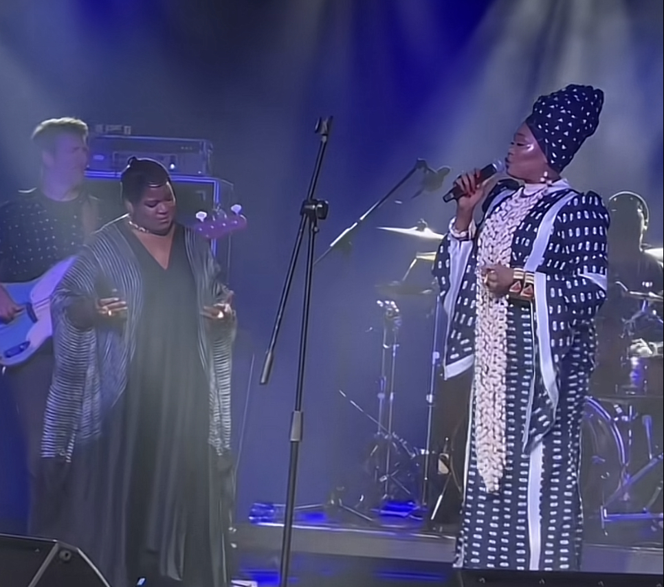 Oomou Sangare - Emi ni data