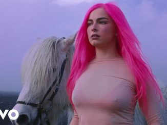 Addison Rae - Headphones On